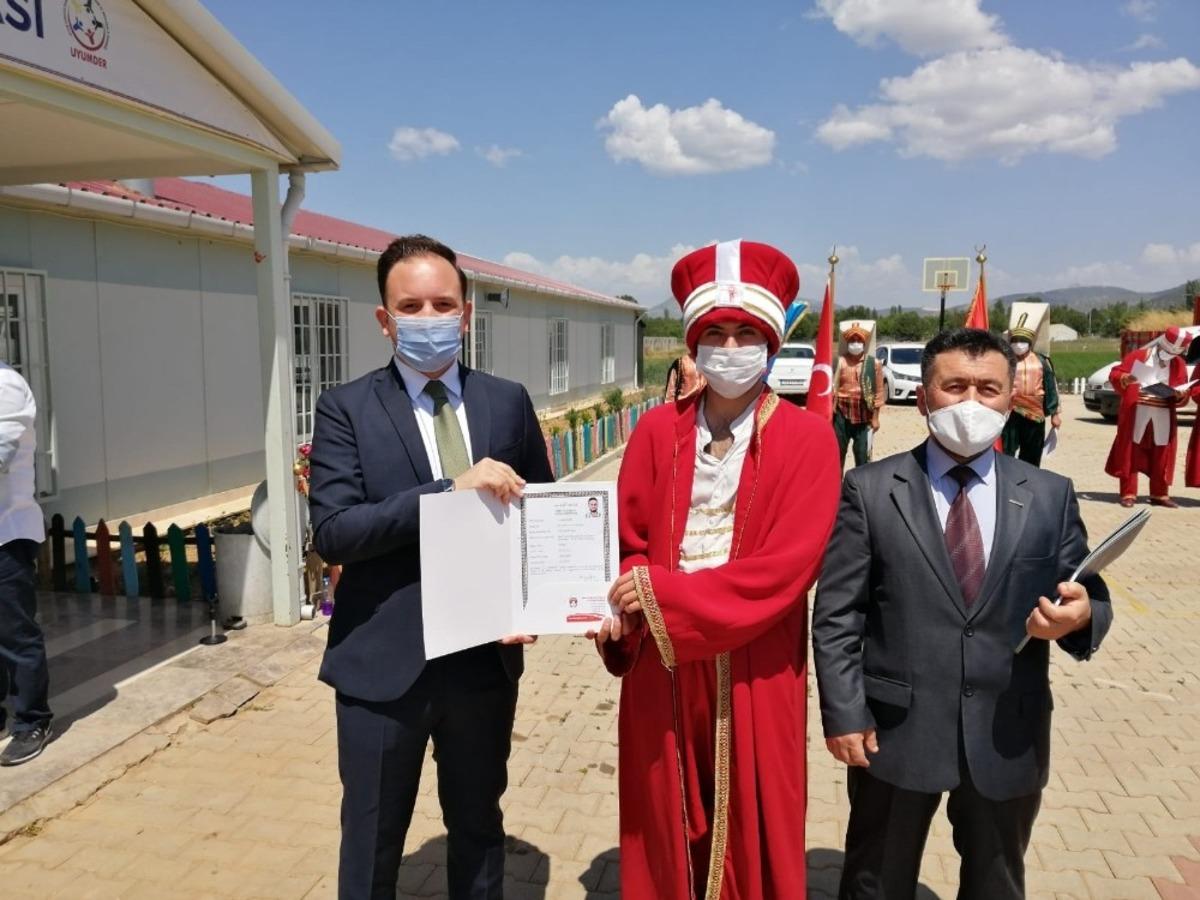 Isparta&rsquo;da madde bağımlılığından kurtulma m&uuml;cadelesi veren gen&ccedil;ler meslek sahibi oluyor