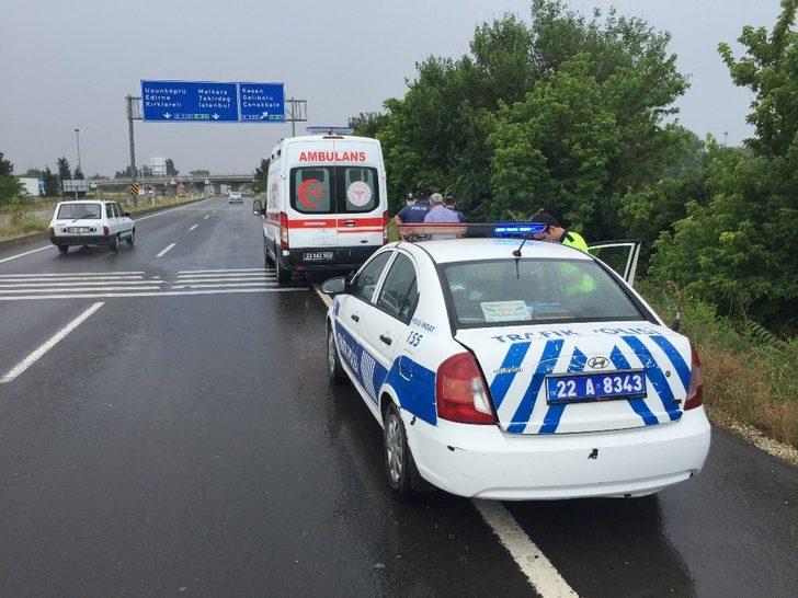 Kayan araç yol kenarına uçtu G3