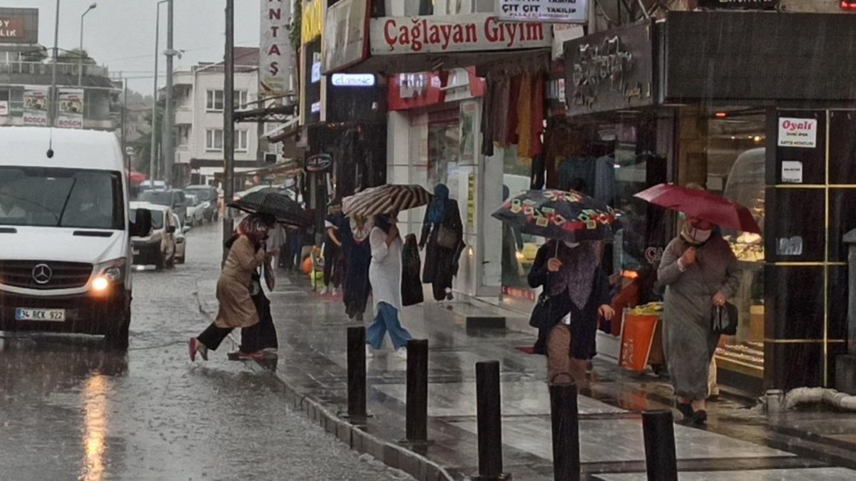 Sağanak yağış D&uuml;zce&rsquo;de etkili oldu