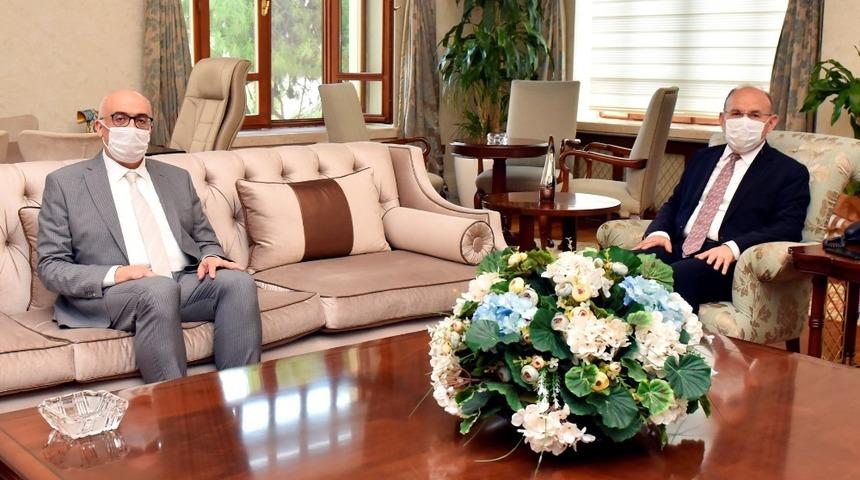 Rektör Ataç’tan, Vali Karadeniz’e ‘Hayırlı olsun’ ziyareti