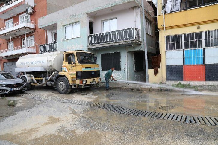 Belediye teyakkuza geçti, selin izleri 2 saatte temizlendi G2