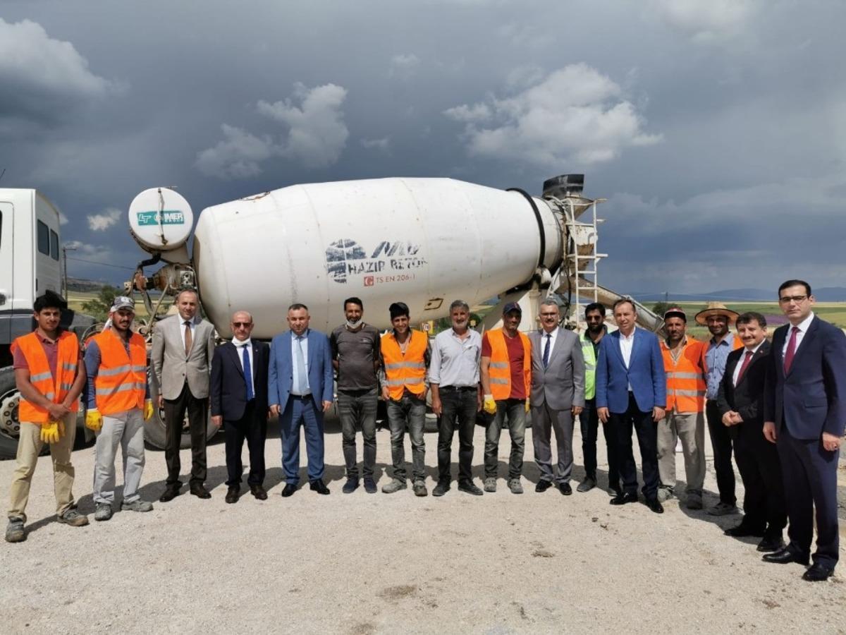 &Ccedil;orum-Amasya yolunda hummalı &ccedil;alışma
