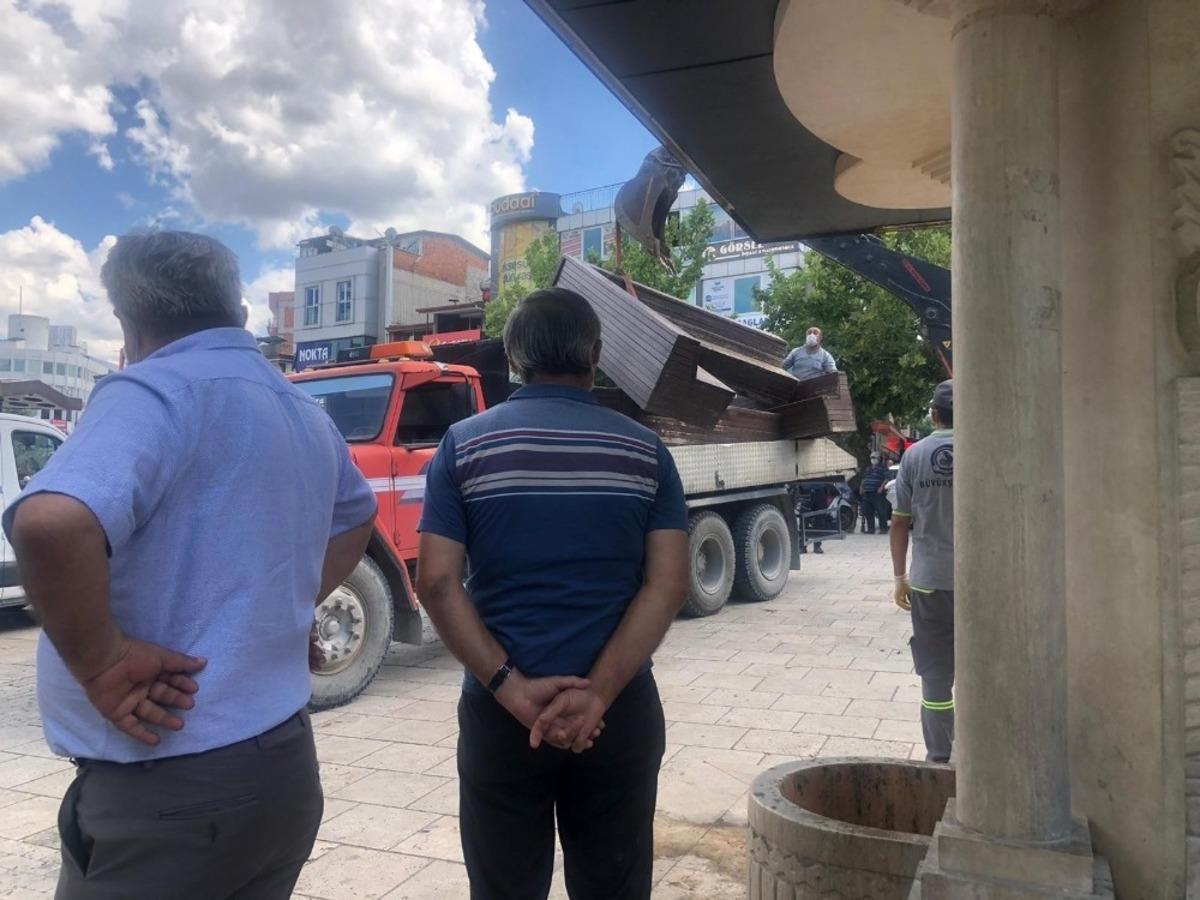 Bayramyeri Meydanı bomboş kaldı