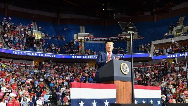 Trump 20 Haziran'da Oklahoma eyaletindeki Tulsa şehrinde seçim mitingi düzenledi