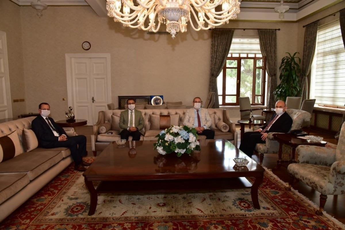 Vali Karadeniz&rsquo;e hem ziyaret hem bilgilendirme