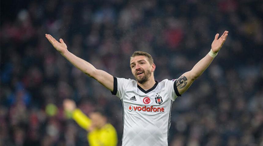 Caner Erkin'in menajeri Batur Altıparmak açıkladı: Beşiktaş'tan ayrılıyoruz