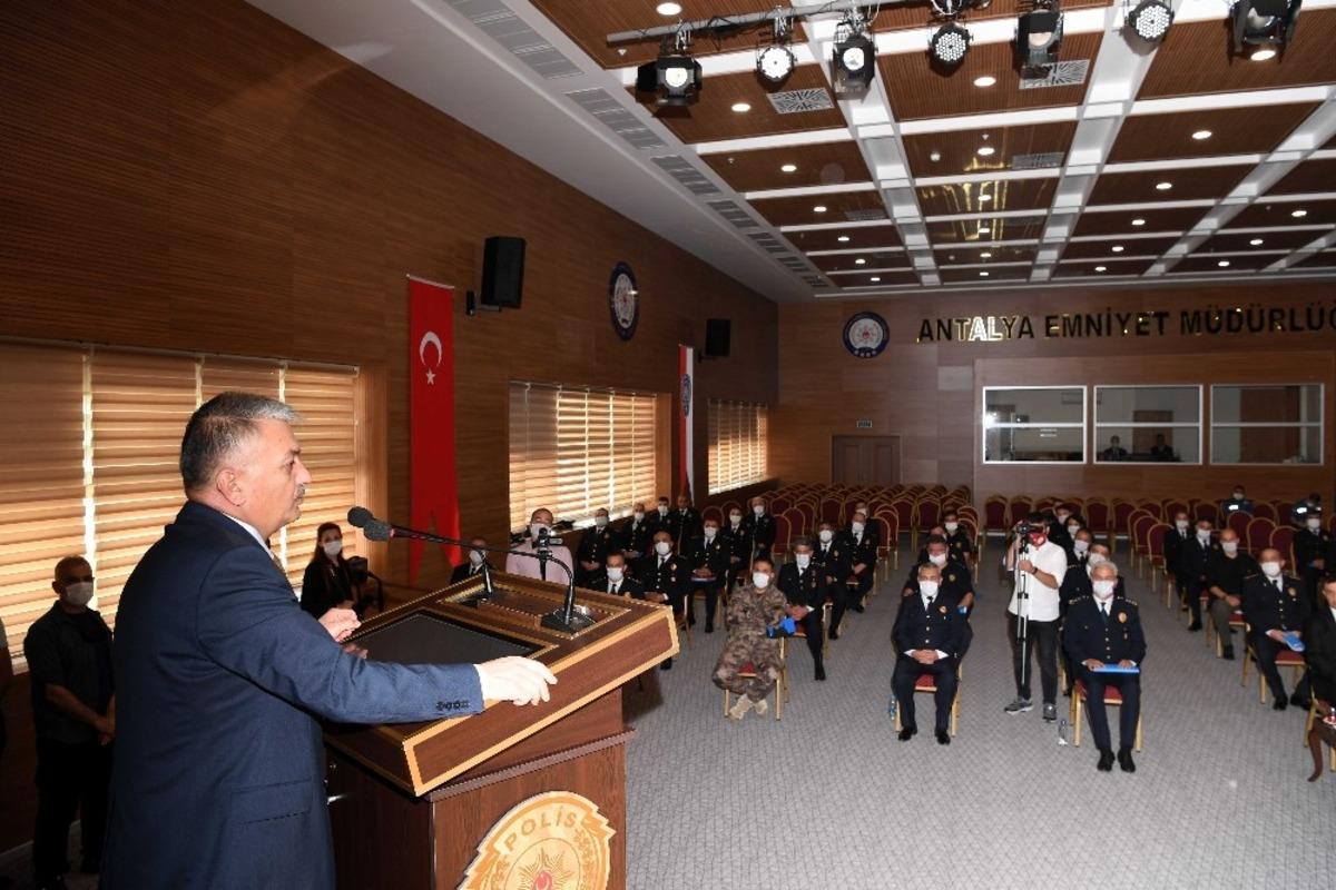 Antalya Valisi Yazıcı: "Ayrım yapmadan g&ouml;rev yapacağız"