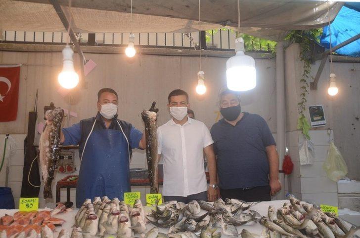 Kuşadası Belediyesi kapalı pazar yeri için harekete geçti G2