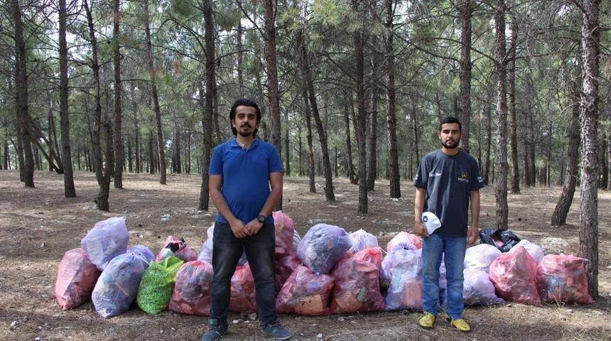 &Ouml;ğrenciler piknik alanını temizledi