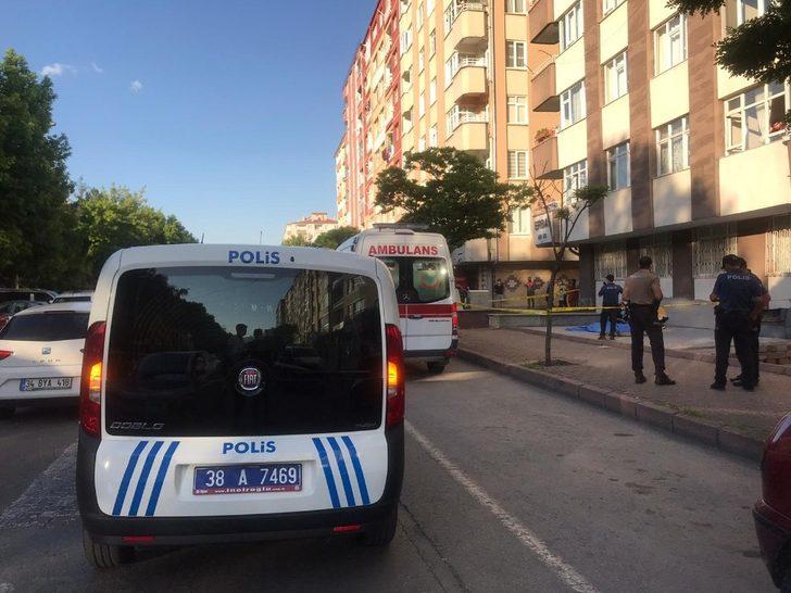 Cam silerken 6. kattan düşerek hayatını kaybetti G2