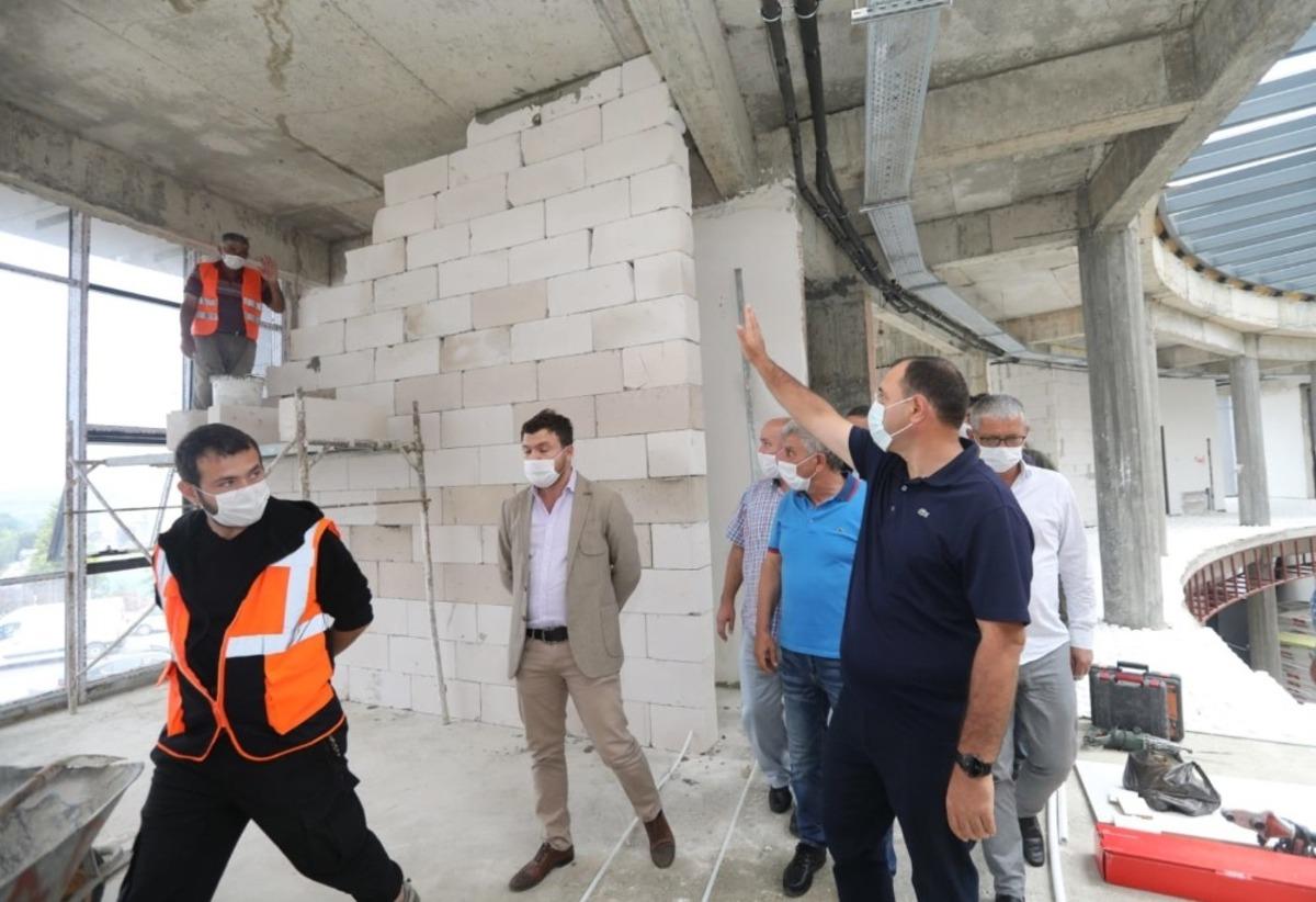 Vali Kaldırım, S&ouml;ğ&uuml;tl&uuml; ve Sapanca il&ccedil;elerinde ziyaretlerde bulundu