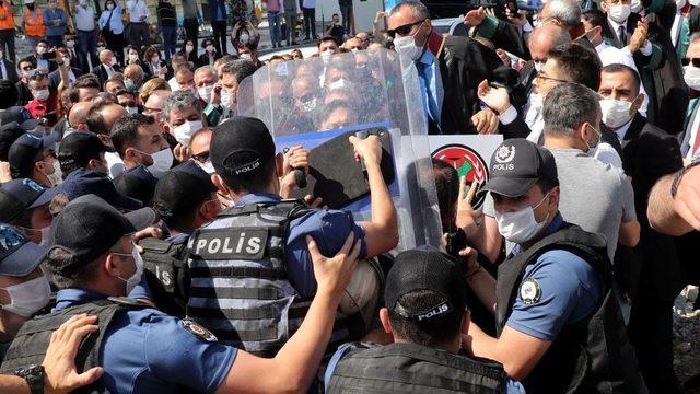 Barolar yürüyüşü Anıtkabir'de sonlandırdı: 