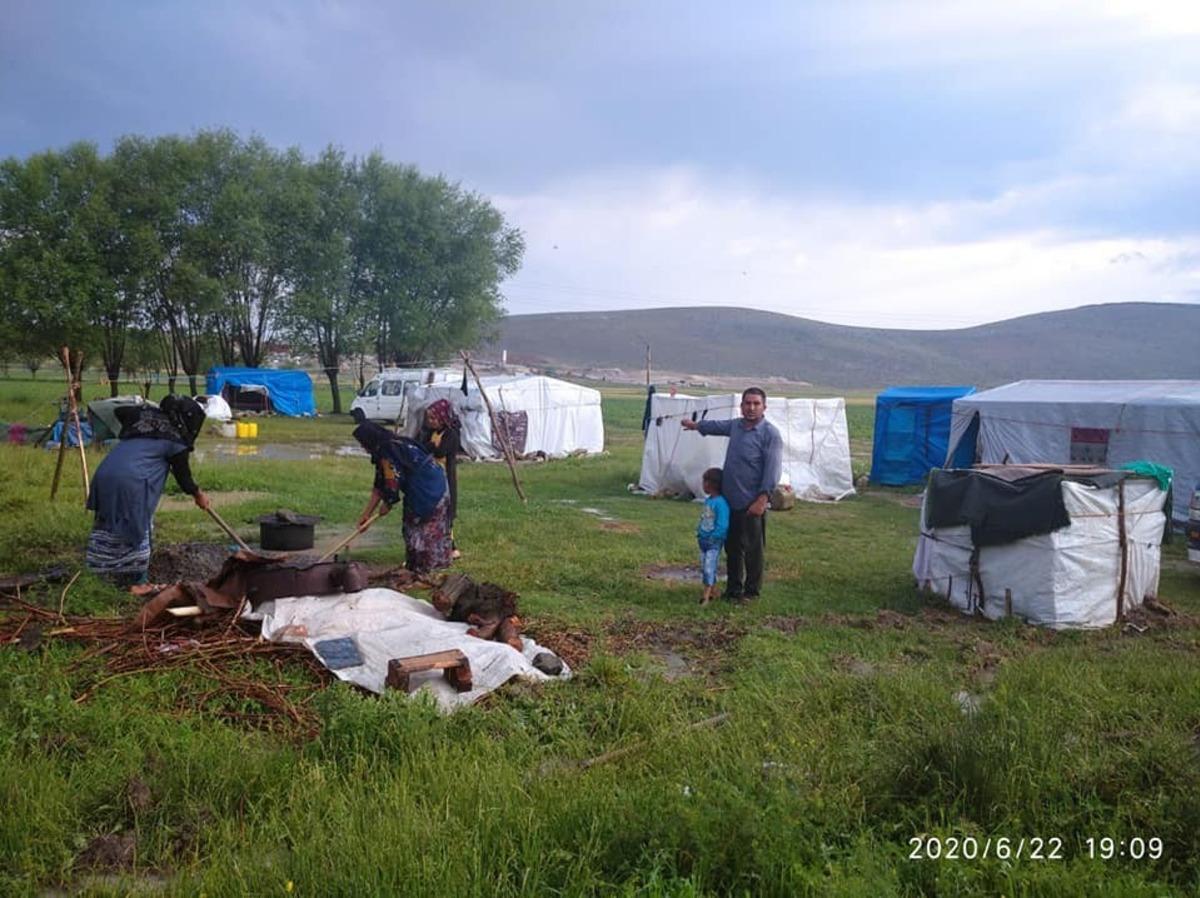 Altıntaş&rsquo;ta selin yaraları sarılıyor