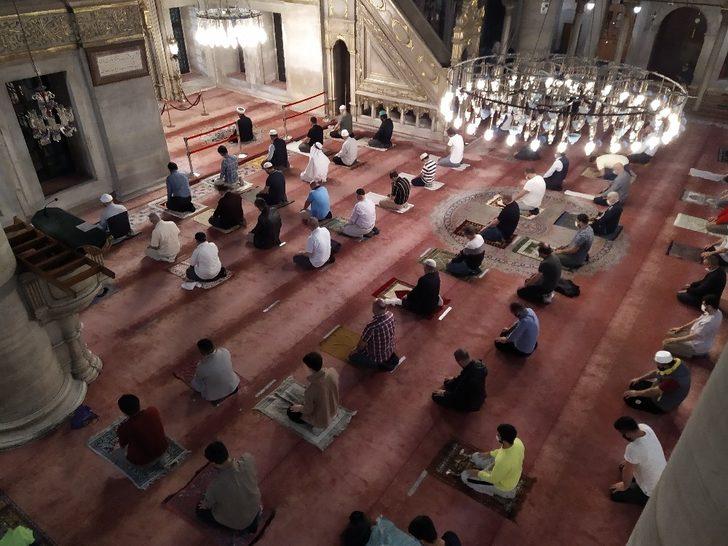 3 ay sonra ilk! Cemaat sabah namazında camilere kavuştu G4