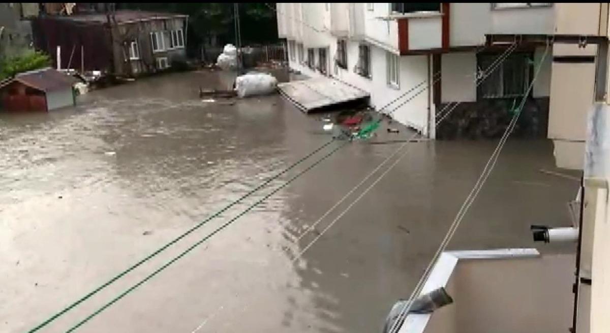 Esenyurt'taki sel felaketinde yeni g&ouml;r&uuml;nt&uuml;ler ortaya &ccedil;ıktı