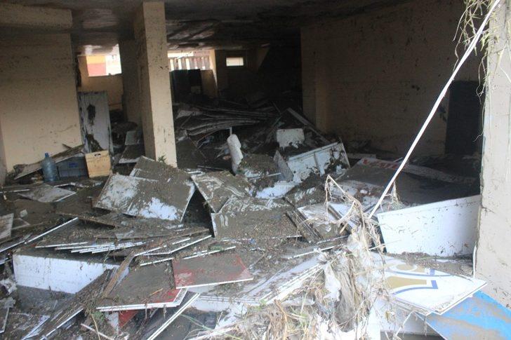 Esenyurt’ta selin verdiği hasar gün ağarınca ortaya çıktı G5