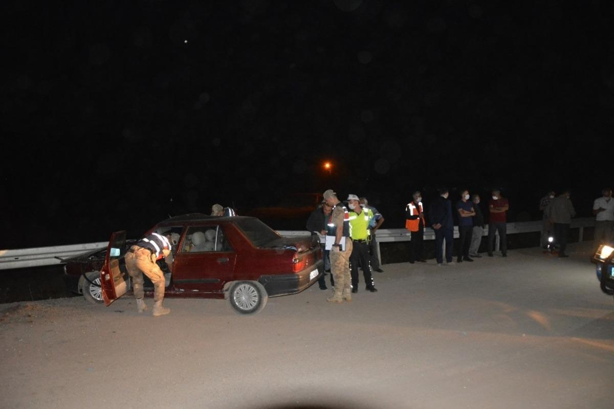 Trafik kazası 1 &ouml;l&uuml; 2 yaralı
