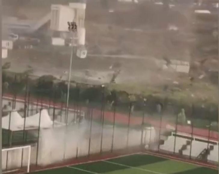 Büyükçekmece'de hortum ortalığı birbirine kattı G1