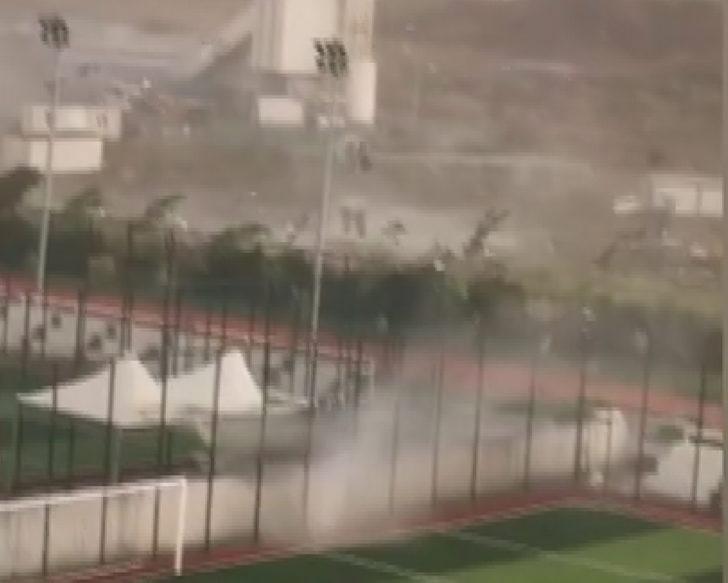 Büyükçekmece'de hortum ortalığı birbirine kattı G2