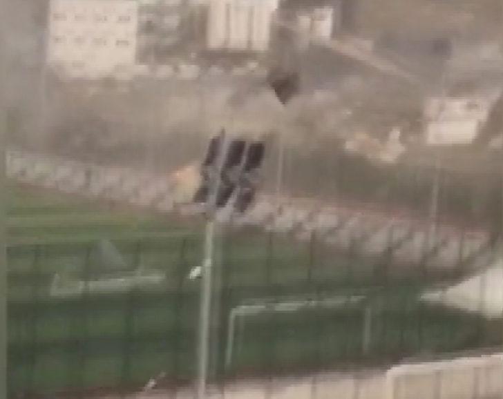 Büyükçekmece'de hortum ortalığı birbirine kattı G3