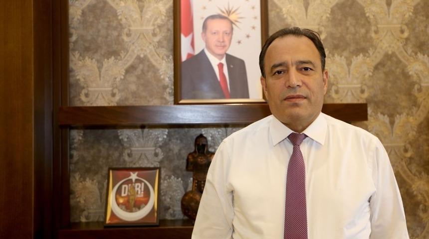 Rekt&ouml;r &Ccedil;apak;" Memleketimize hizmet etmek bizi mutlu oluyor