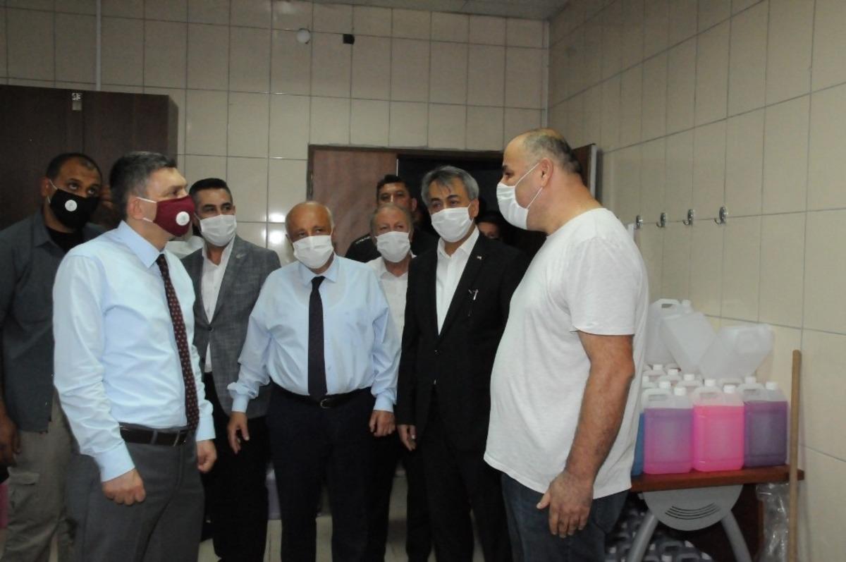 Batman &Uuml;niversitesi kurumların temizlik malzemesi ihtiyacını karşılamaya devam ediyor