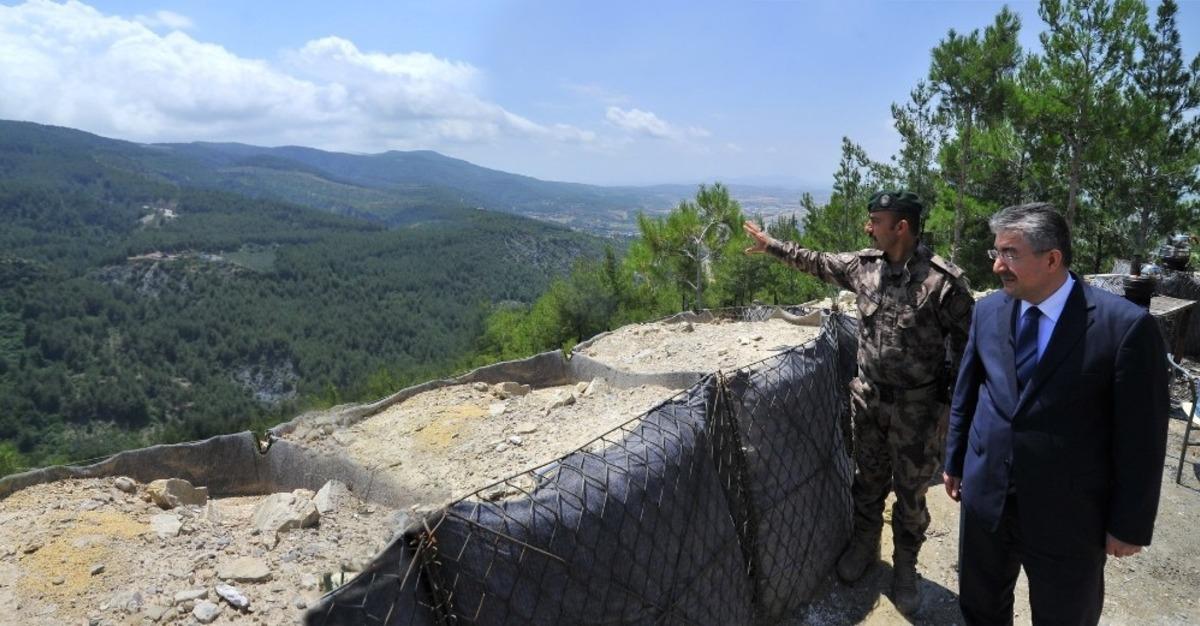 Vali Yılmaz Bayraktepe&rsquo;de