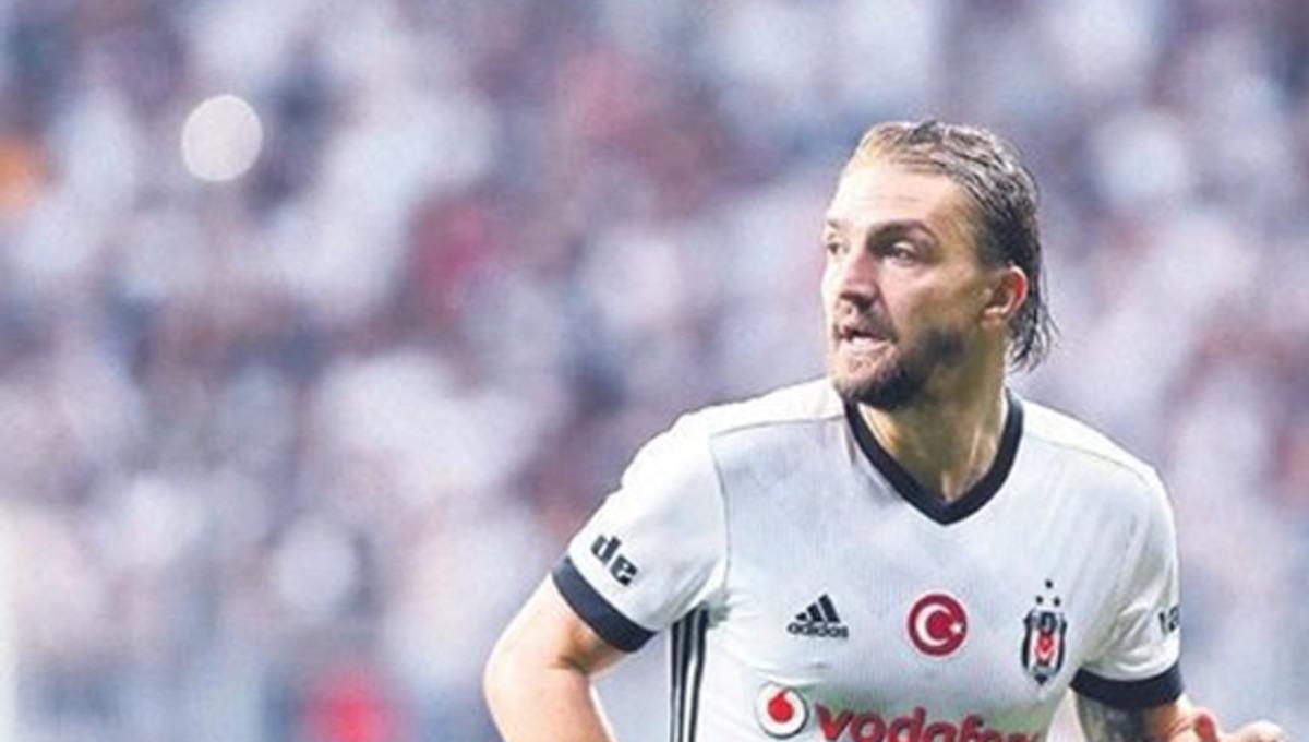 Beşiktaş'tan ayrılan Caner Erkin, Fenerbah&ccedil;e ile anlaştı