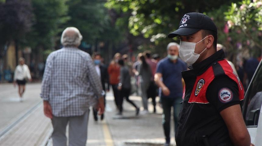 Maske takmayan şahıs vatandaştan tepki g&ouml;rd&uuml;