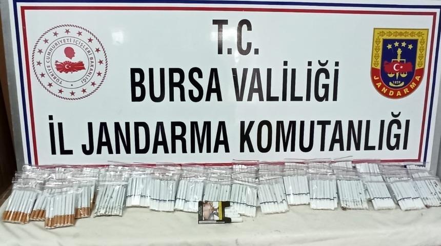Baskın yapılan bakkalda bandrols&uuml;z t&uuml;t&uuml;n yakalandı