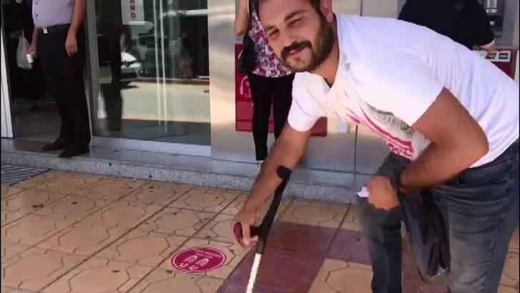 Dilenci yakalanınca bastonsuz yürümeye başladı G2