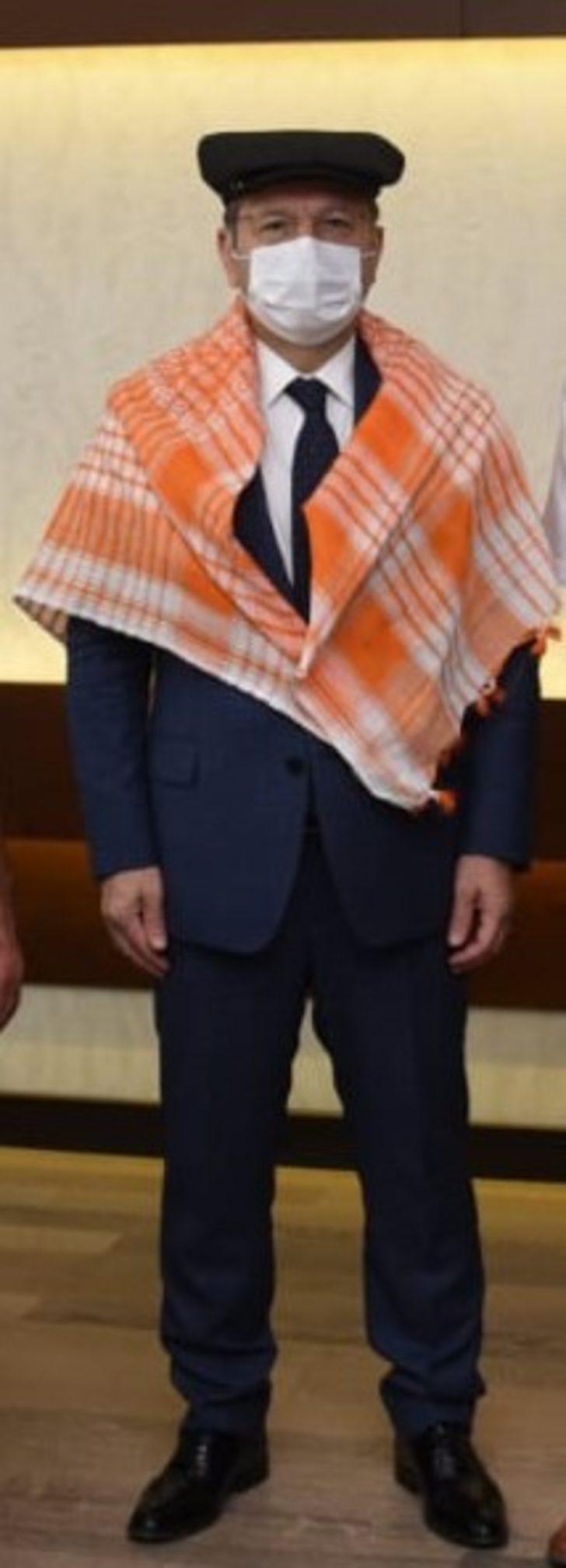 Aydın Valisi Hüseyin Aksoy poşusunu taktı G4