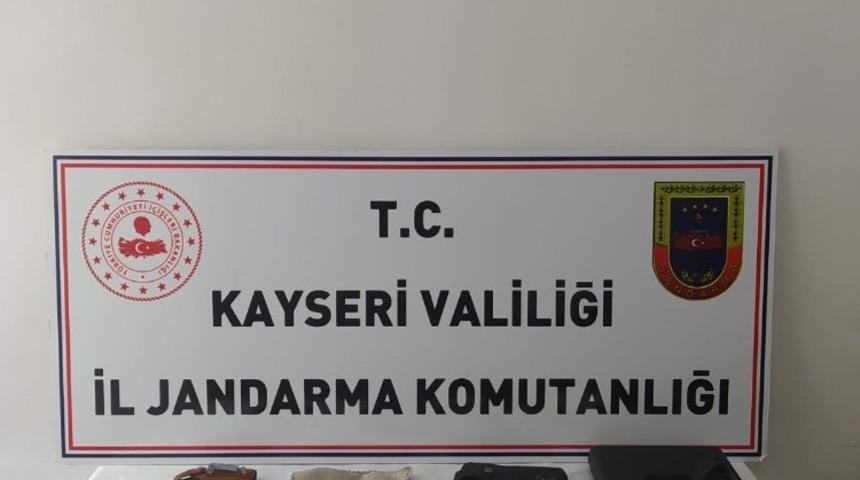 Kayseri’de ruhsatsız tabanca operasyonu: 2 gözaltı