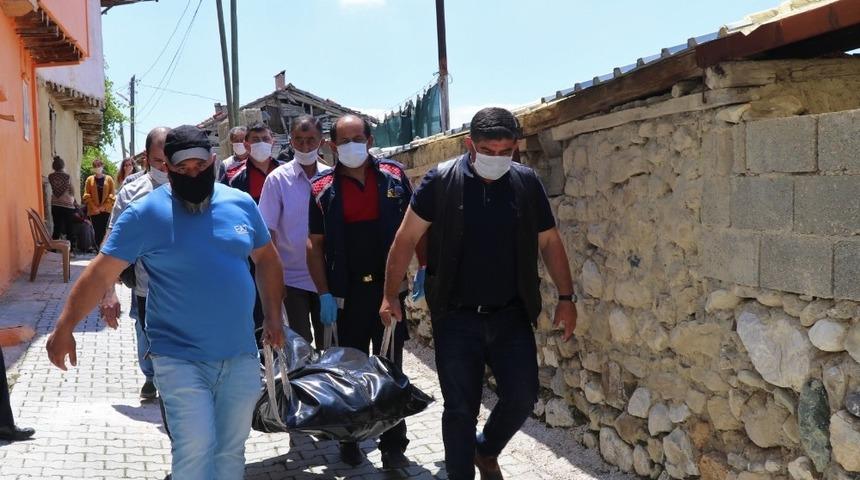 85 Yaşındaki adam evinde &ouml;l&uuml; bulundu
