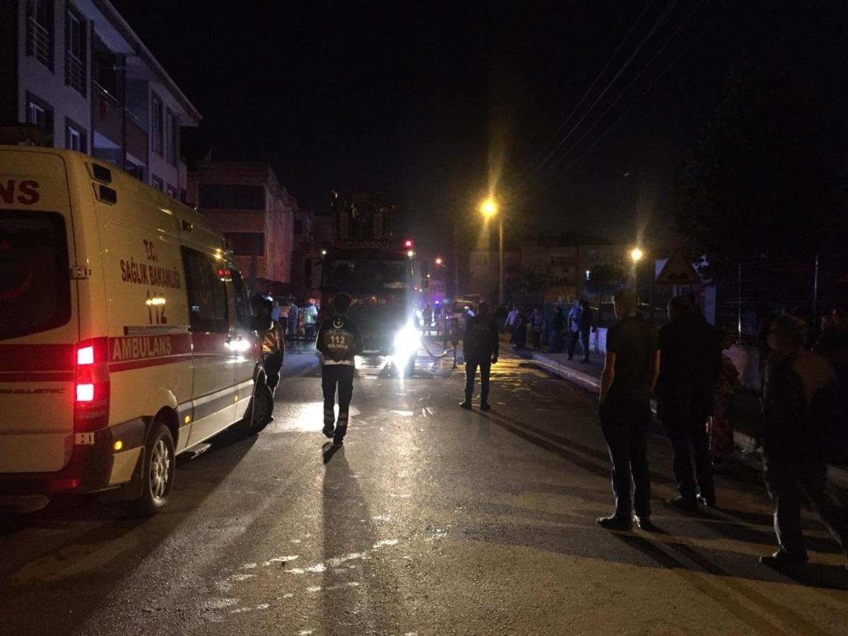 Bursa'da korkutan yangın! Mahalle sokağa d&ouml;k&uuml;ld&uuml;
