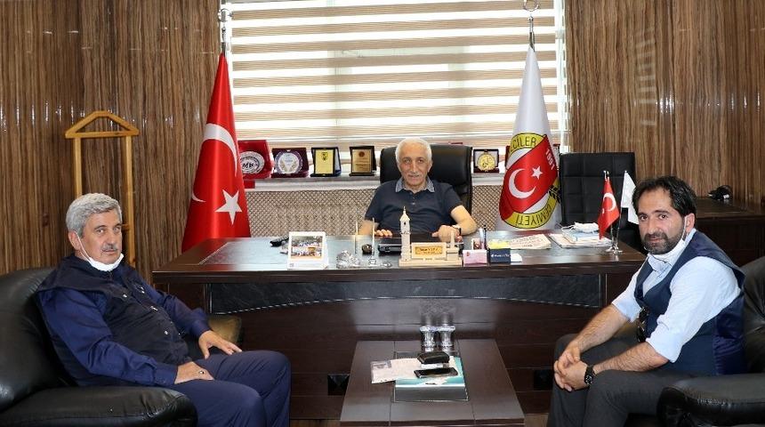 Akbuğa ve &Ccedil;akmak&rsquo;tan Bayburt Gazeteciler Cemiyeti Başkanı Yıldız&rsquo;a ziyaret