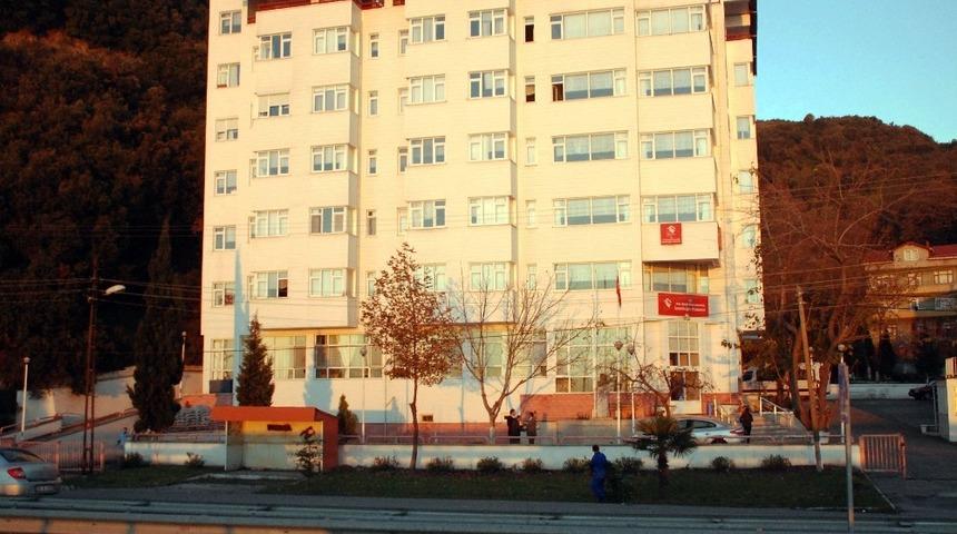 Huzurevi g&ouml;revlileri sağlık ekiplerine haber verdi! 9 kişi m&uuml;şahede altına alındı