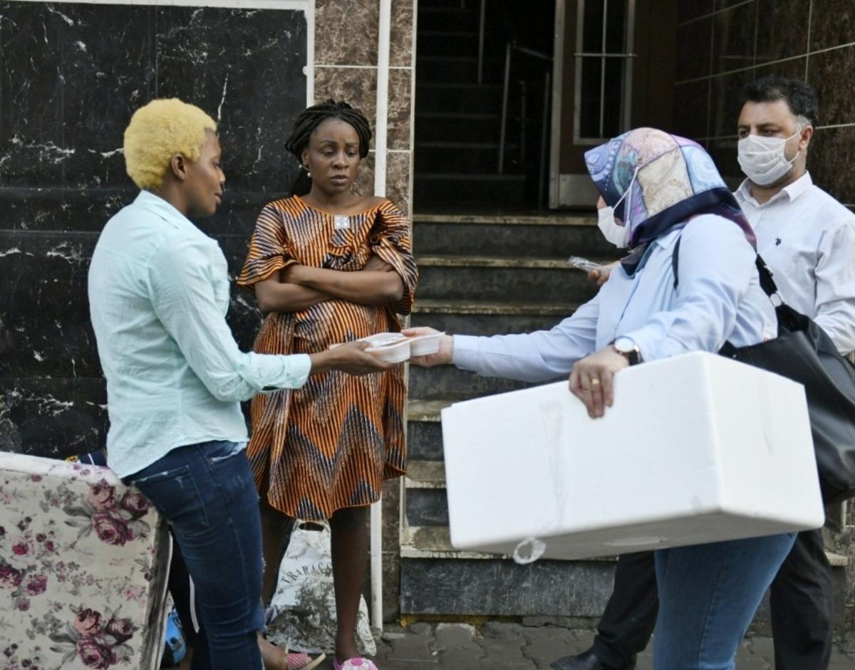 Sel mağduru vatandaşlara sıcak yemek