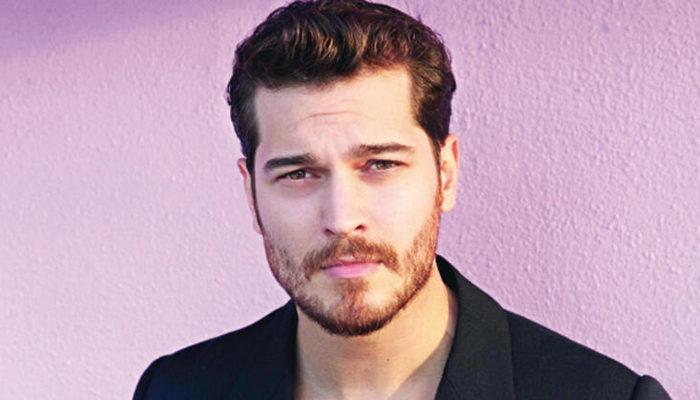 Çağatay Ulusoy'un son hali olay! Duygu Sarışın'ı öpücüklere boğdu!