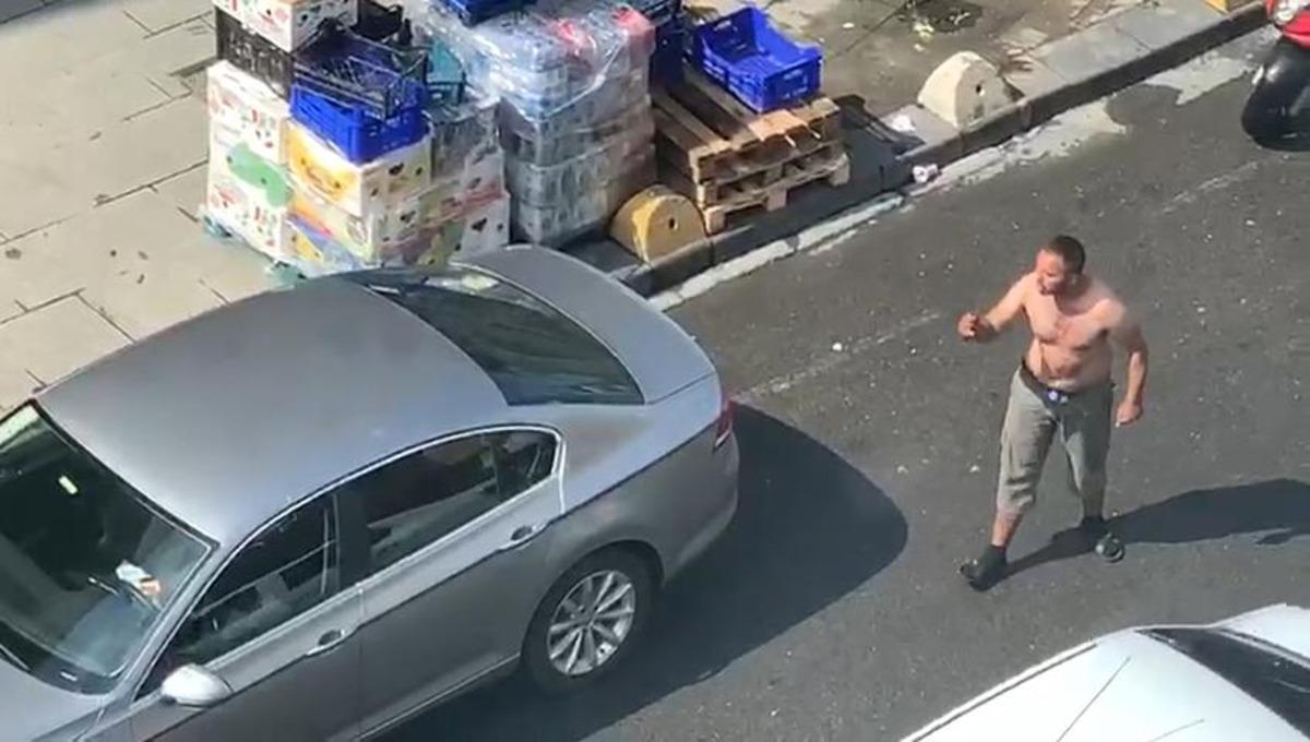 Kadık&ouml;y'de korku dolu anlar! Satırla dehşet sa&ccedil;tı