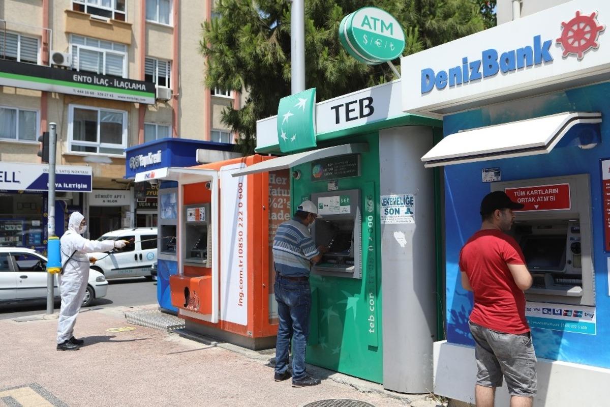 Mersin&rsquo;de yoğun olarak kullanılan noktalarda dezenfekte devam ediyor