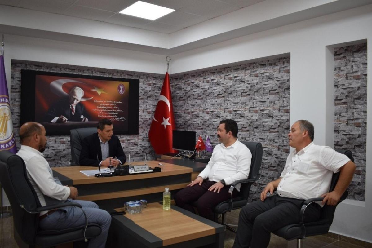 MHP y&ouml;netimi, Sındırgı&rsquo;da temaslarda bulundu