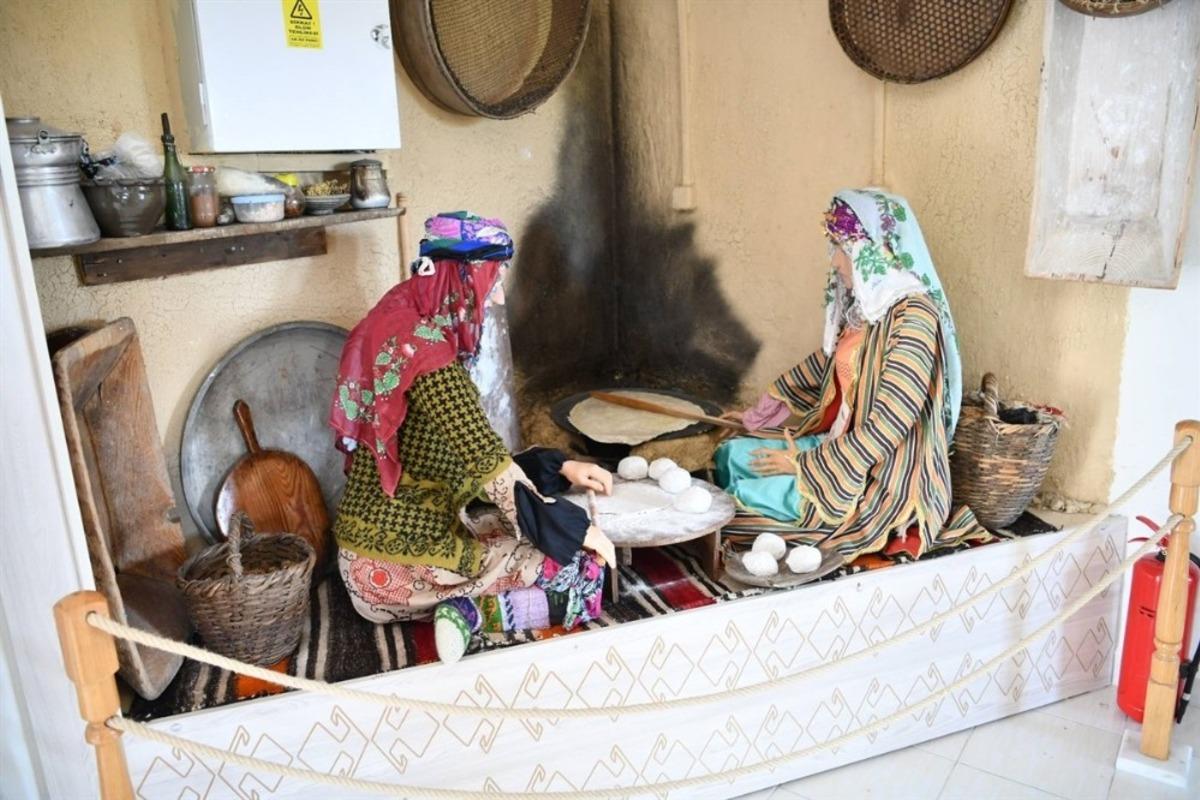 Isparta&rsquo;da y&ouml;r&uuml;k k&uuml;lt&uuml;r&uuml; minyat&uuml;rlerle anlatılıyor