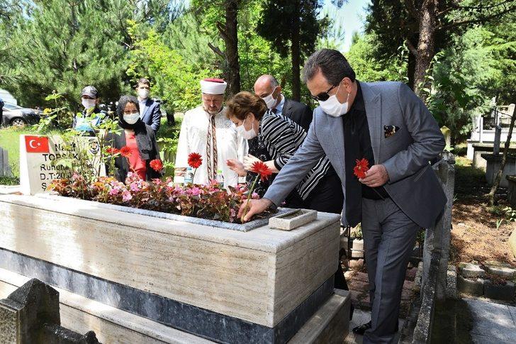 Şehit Nazif Topsakal mezarı başında anıldı G2