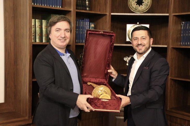 Aksaray Valisi Aydoğdu, Belediye Başkanı Arı’yı ziyaret etti G5