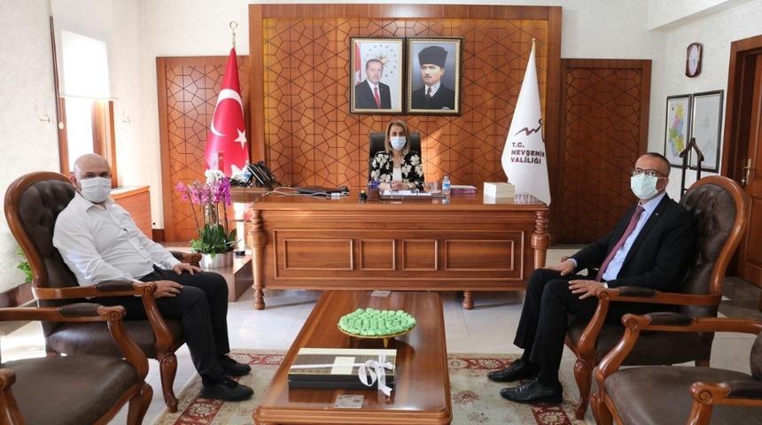 K&Uuml;N Rekt&ouml;r&uuml; Karasar&rsquo;dan Vali Becel&rsquo;e ziyaret