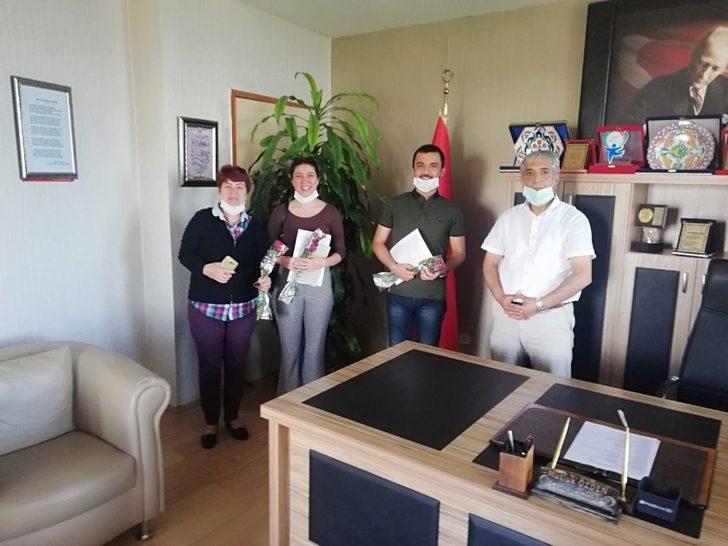 Ahlat’a atanan öğretmenler güllerle karşılandı G2