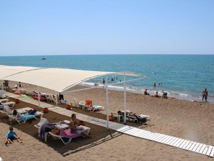 Lara Plajı’nda tedbirli deniz keyfi G4