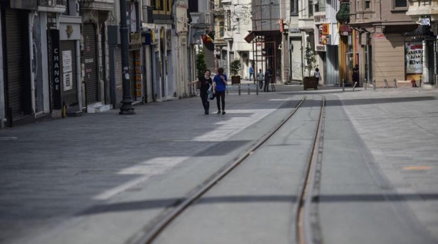 Hafta sonu sokağa &ccedil;ıkma yasağı hangi saatler arasında olacak?