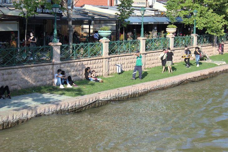 Porsuk kenarlarında güzel havanın tadını çıkarmak istediler ama G1